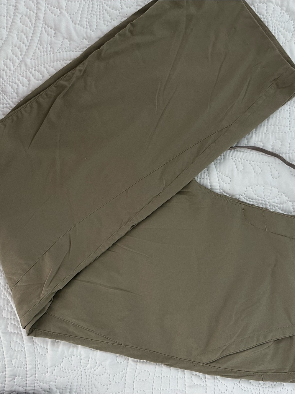 Columbia women’s Olive khaki Stretch Drawstring outdoor pants
